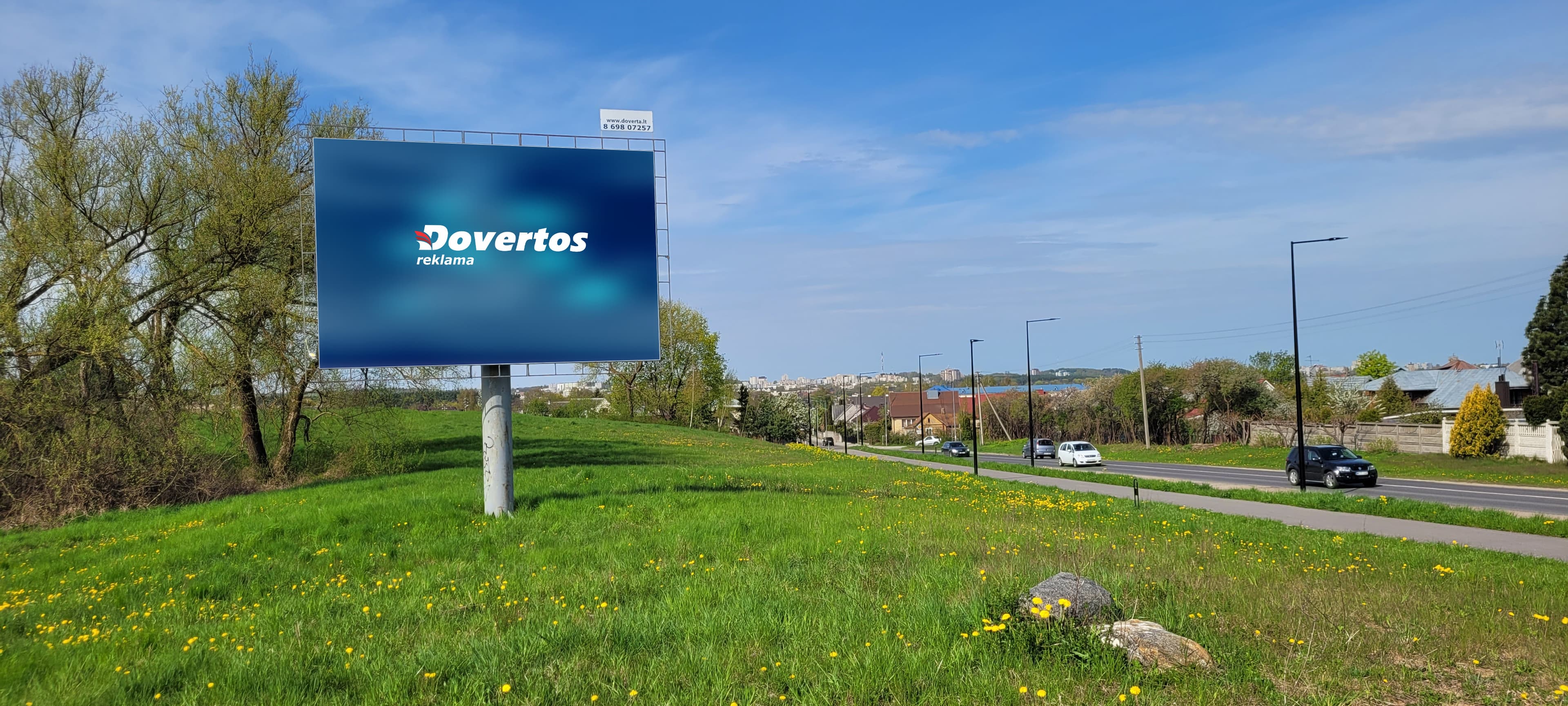 Reklamos stendas, Gedimino g. 2