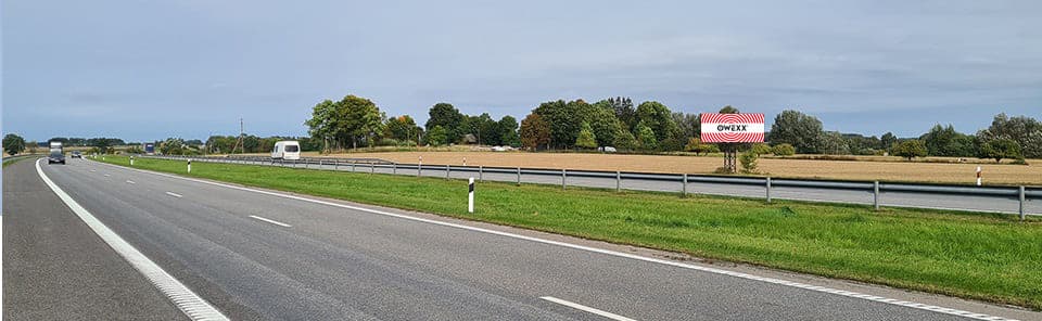 Reklamos stendas Kaunas - Klaipėda, 58 km nuo Kauno (dešinėje pusėje)