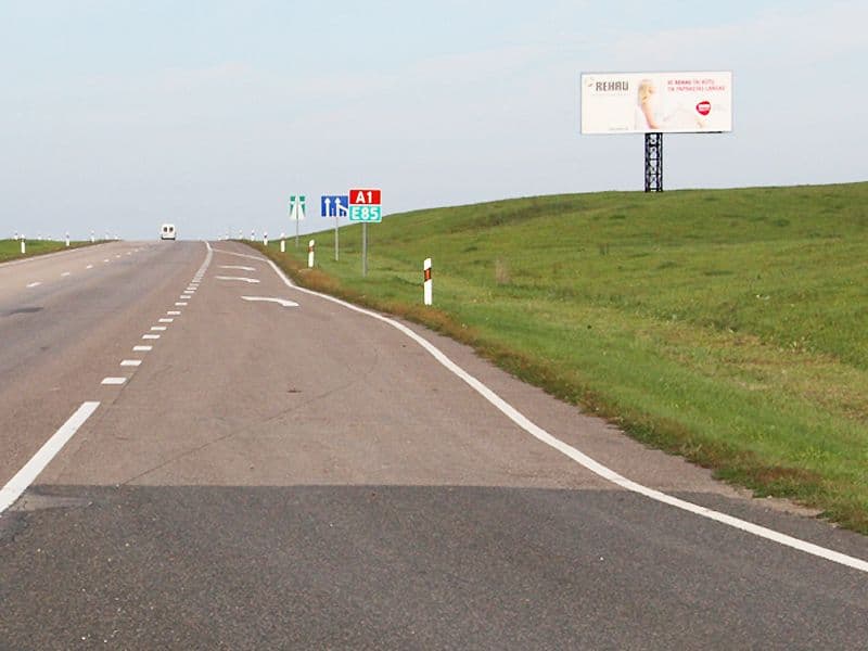 Reklamos stendas, Kaunas–Klaipėda 241km (D pusė)