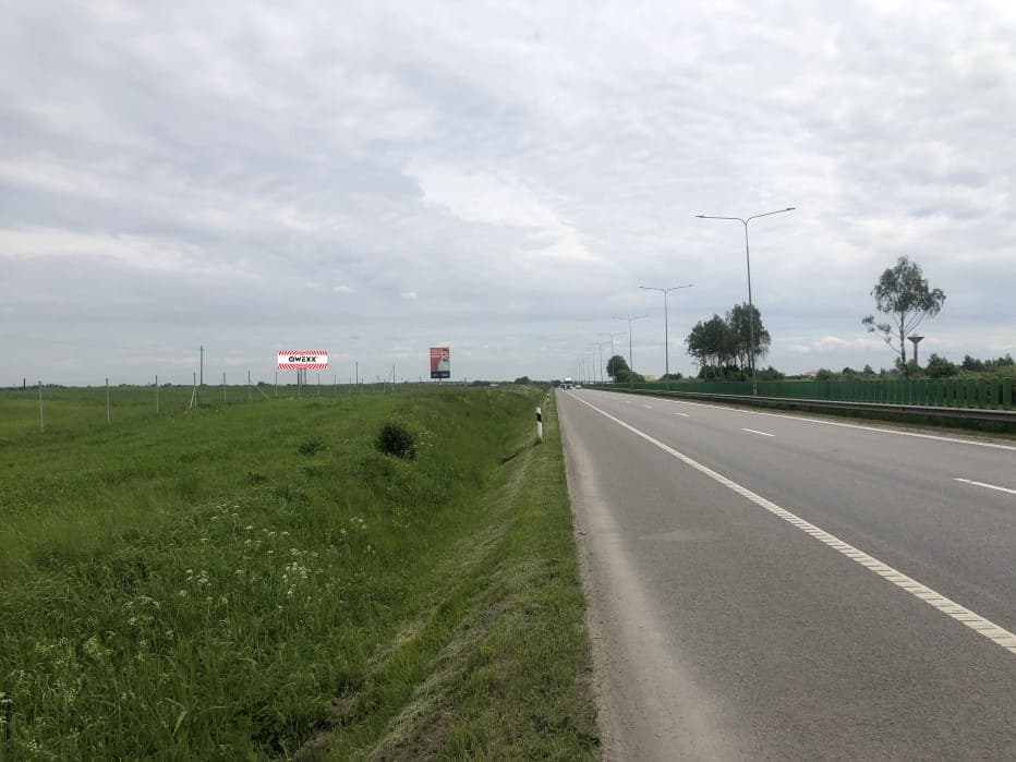 Reklamos stendas Kaunas - Vilnius, 40 km iki Vilniaus, kairėje pusėje
