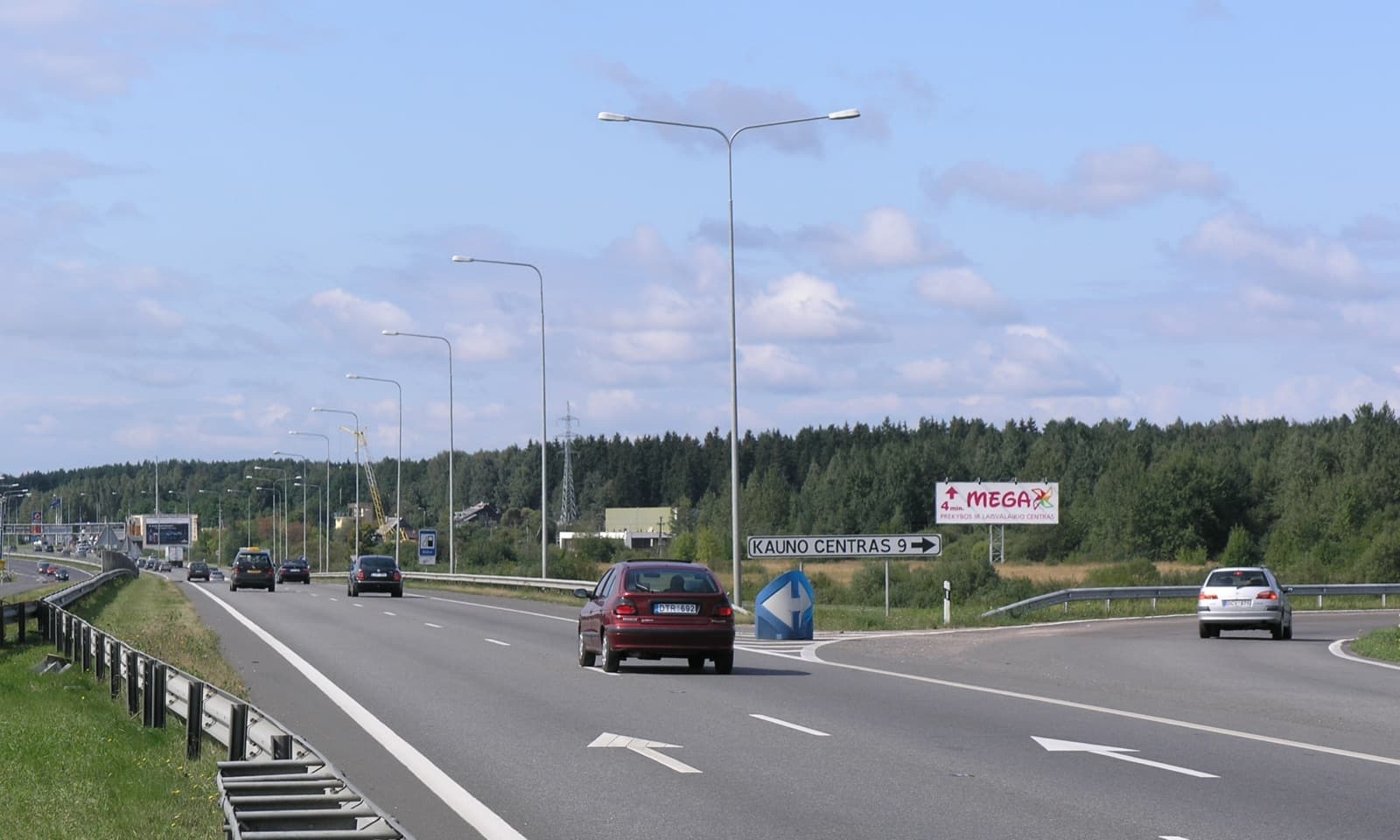 Magistralinis stendas – Prie Kauno, Islandijos pl., prie įvažiavimo iš magistralės A6 į A1 (A pusė)