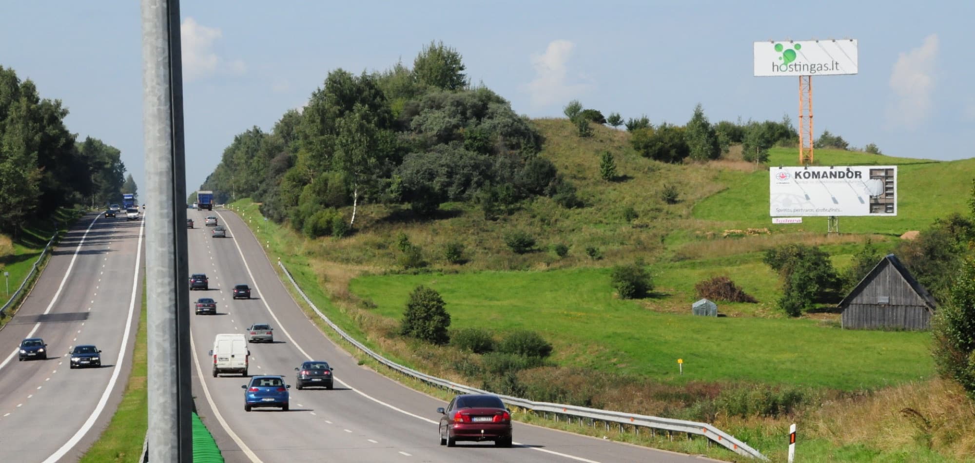 Vilnius - Kaunas, 42,05 km nuo Vilniaus (dešinėje pusėje)