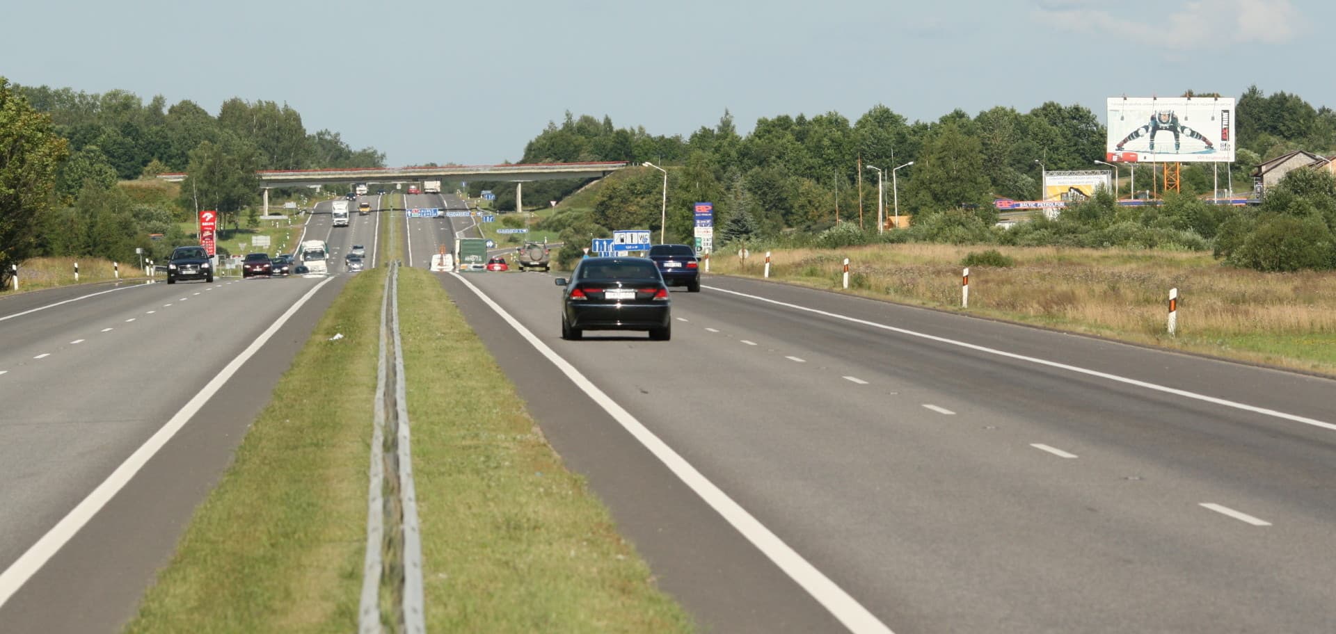 Vilnius - Kaunas, 63,4 km nuo Vilniaus (dešinėje pusėje)